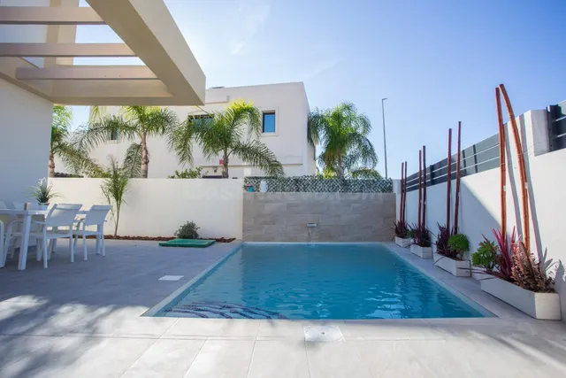 Villas independientes de 3 dormitorios con piscina, zona Los - foto 2