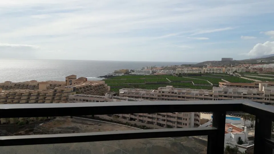 Playa Paraiso, piso de 65 m2, 1 dormitorio, terraza con preciosa vista dal mar y terraza