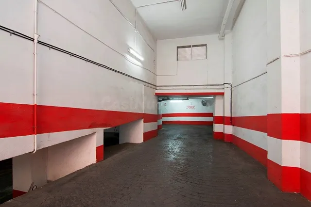 PLAZA DE GARAJE EN CALLE EMPERATRIZ EUGENIA — 2