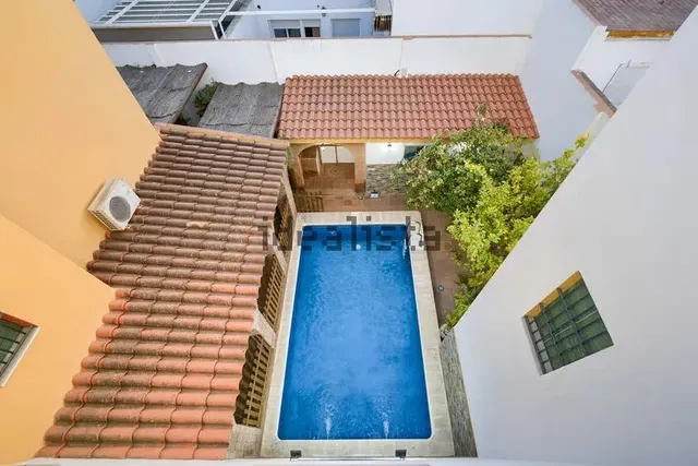 Chalet adosado en venta en Calle Bolivia — 35