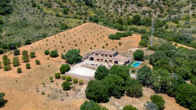 Exclusiva Finca Mallorquina con LICENCIA VACACIONAL en Sant  - foto 2