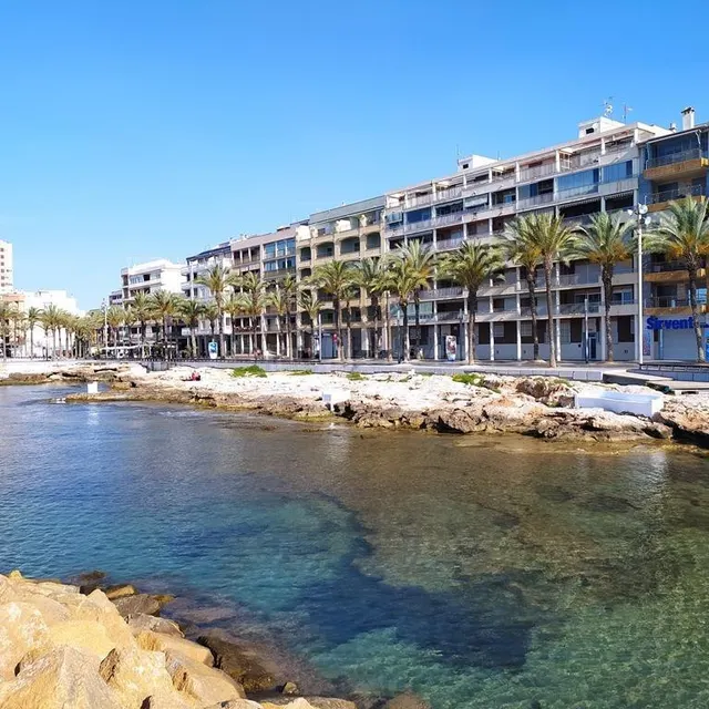 Piso de esquina en el centro de Torrevieja – ¡a solo 400 m del Paseo Marítimo! — 29