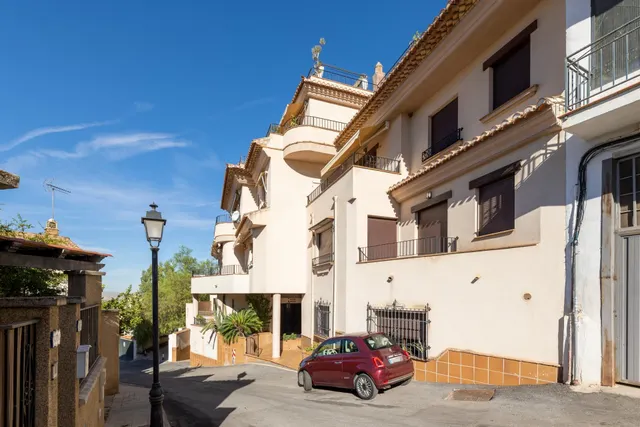 ÁTICO DE 1 DORMITORIO EN BARRIO DE MONACHIL. — 2