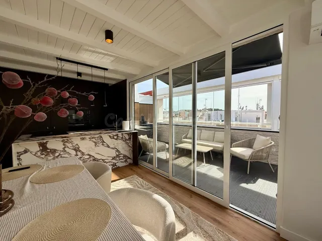 ¡ÁTICO DÚPLEX DE LUJO TOTALMENTE REFORMADO! 150 M2 · 4 DORMI - foto 3