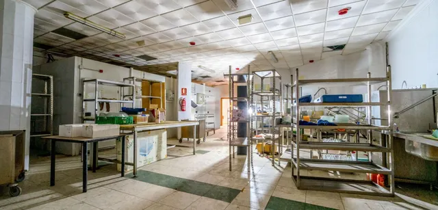 Local comercial 1 habitación 722m² en venta - Centro — 12