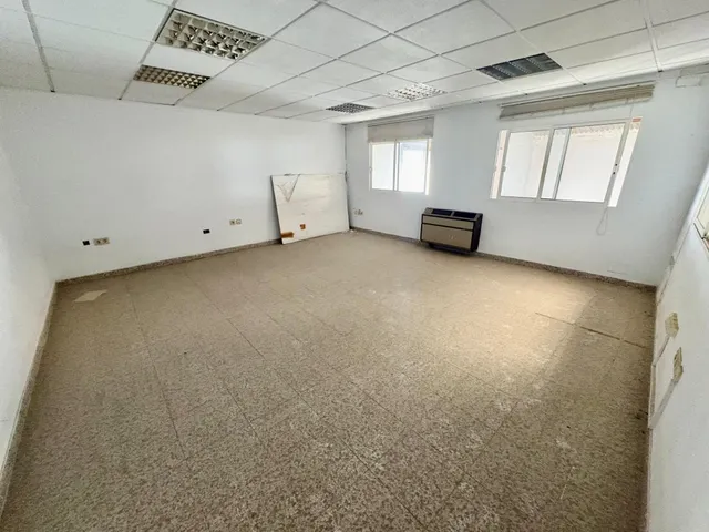 NAVE INDUSTRIAL CON FACIL ACCESO A AUTOVIA — 11