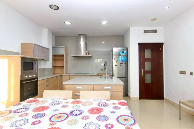Alquiler larga estancia chalet con piscina — 23