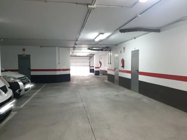 TINERCASA tiene disponible en alquiler plaza de garaje en Ca - foto 2
