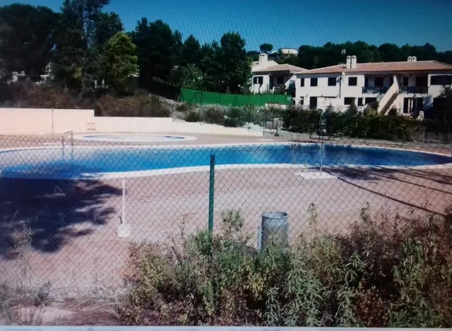 ESTUPENDO CHALET EN EN URB LAS JARAS JUNTO AL EMBALSE LA ENCANTADA , HIPOTECABLE! — 9