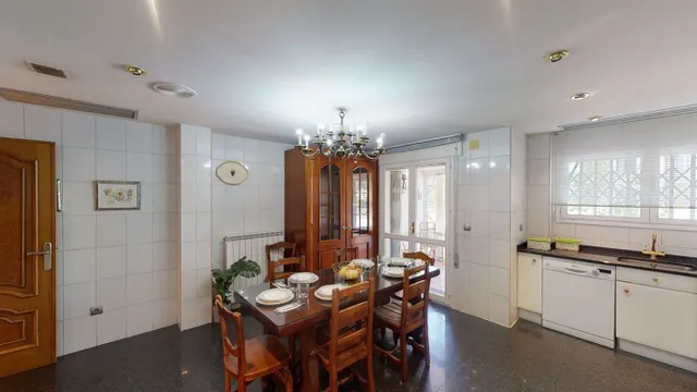 Piso 5 habitaciones 207m² en alquiler - Estación — 14