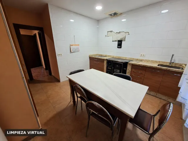 Casa con local comercial, garaje y patio en la gargantada, lieres. ¡vivienda y negocio en un mismo inmueble! — 12