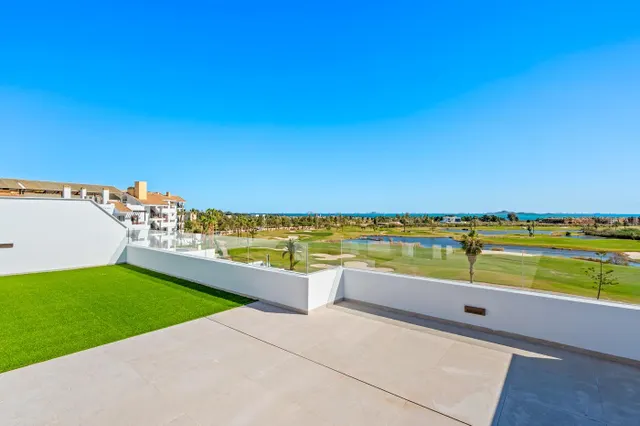 Apartamentos y villas de nueva construcción en primera línea de golf en Los Alcázares, Costa Cálida — 30