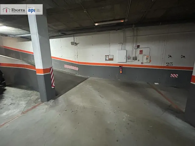 PARKING EN CALLE NARCIS OLLER EN SANT PEDRO — 6