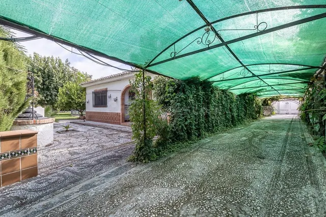 Espectacular Chalet en Ogijares - Ideal para Familias — 3