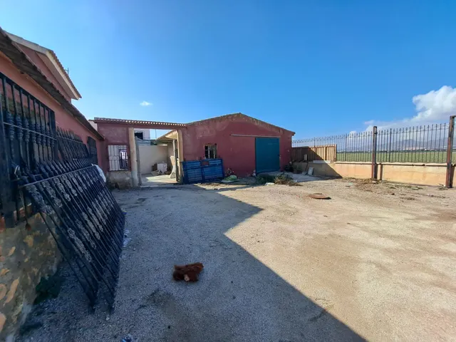 FINCA RURAL CON 4 VIVIENDAS Y NAVE — 8