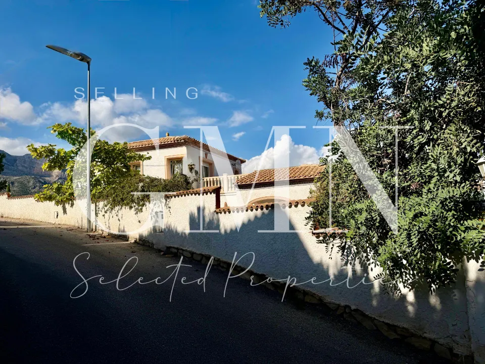 Villa mediterránea independiente con piscina y vistas al Peñón de Ifach | Montebello, La Nucía