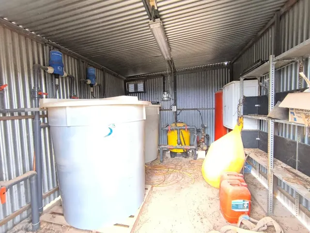 Local comercial 972m² en venta - Pedanías Oeste — 13