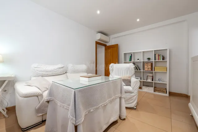 Piso de 87 m2 con 3 dormitorios en Pedro Antonio de Alarcón 27, junto a Recogidas — 3