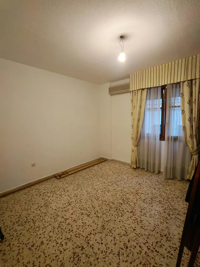 Piso de 3 dormitorios con trastero y patio en santa marina — 16