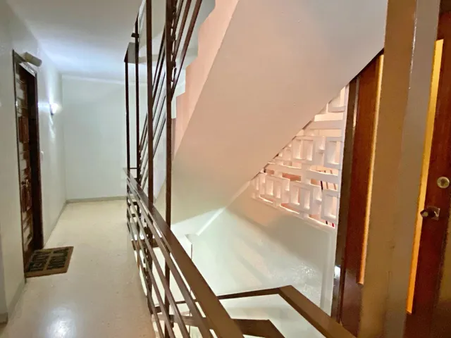 Piso de 4 habitaciones con ascensor en la calle Sant Blai, cerca de la universidad — 10