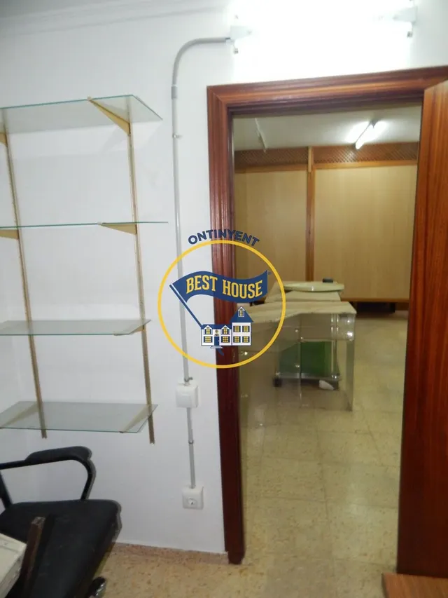 EXCELENTE LOCAL COMERCIAL POR TAMAÑO Y UBICACIÓN EN ONTINYENT. — 11