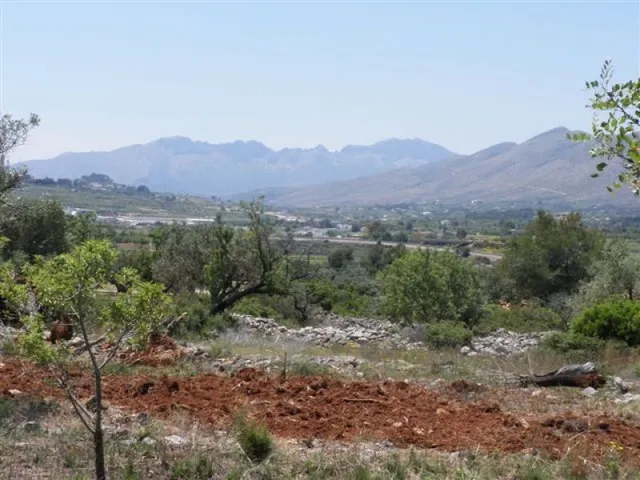 Parcela Rústica apta para la construcción de una vivienda unifamiliar en 2 plantas — 5