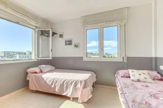 ATICO DUPLEX CON VISTAS A SOLO 150 M DE LA PLAYA — 23