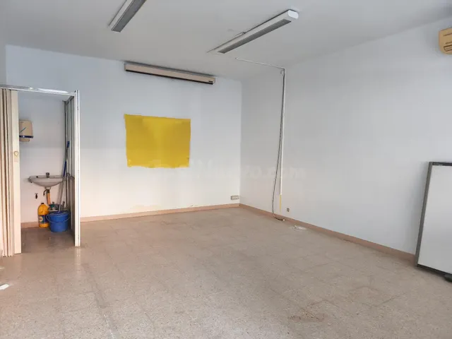 LOCAL COMERCIAL CON PROYECCIÓN EN EL CENTRO DE LA ROCA DEL V - foto 2