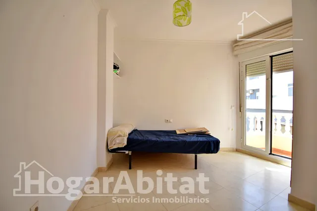 Seminuevo en denia, luminoso y espacioso con balcón y ascensor — 16