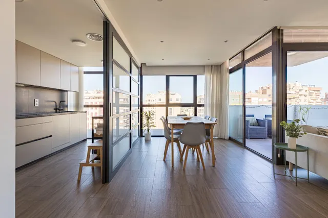 Piso de 5 dormitorios con dos plazas de garaje y trastero do - foto 4