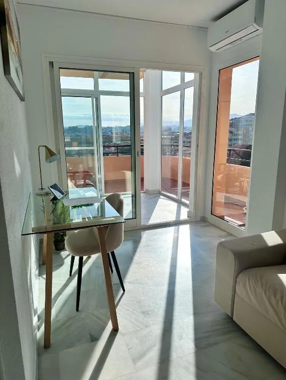 Piso situado en los Pacos con vistas al mar y a la montaña. — 13