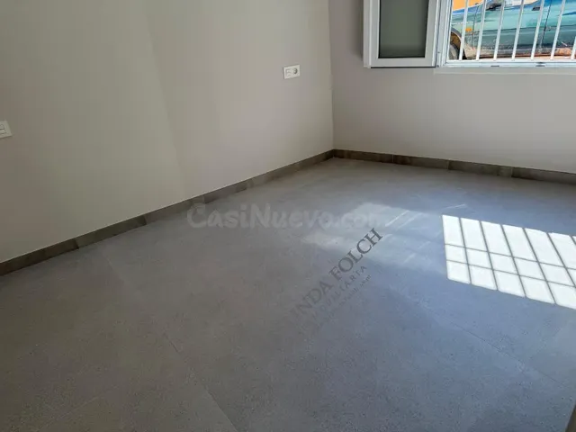 CASA QUE DA A DOS CALLES
