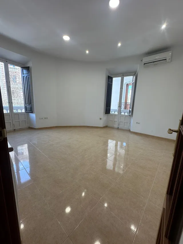 Alquiler de luminoso piso en el centro (gran vía) - Granada — 7