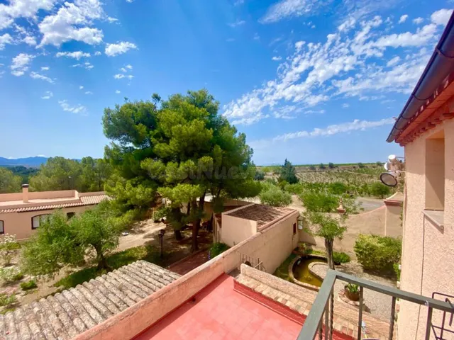 Exclusiva finca con masía, hotel, bodegas y 83 ha de terreno en el Priorat — 50