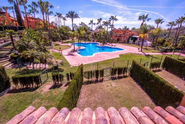 Casa adosada con vistas al mar en Atalaya Golf - foto 3