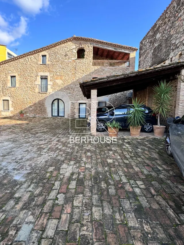Masía con mucho encanto, situada en Bordils, Girona - foto 2