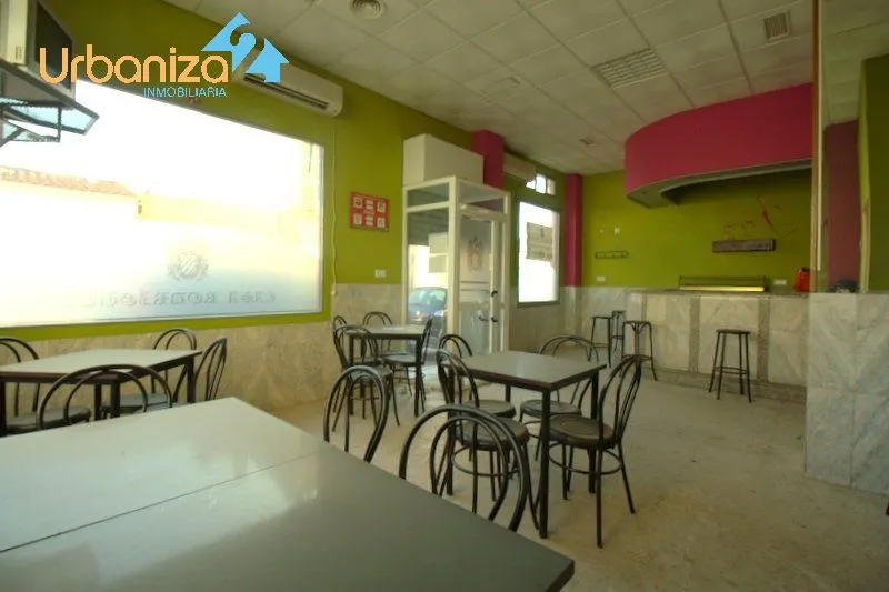 Excelente local comercial en San Roque HACIENDO ESQUINA