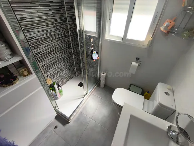 VIVIENDA REFORMADA CON ASCENSOR Y SERVICIO 3 DORMITORIOS - foto 3