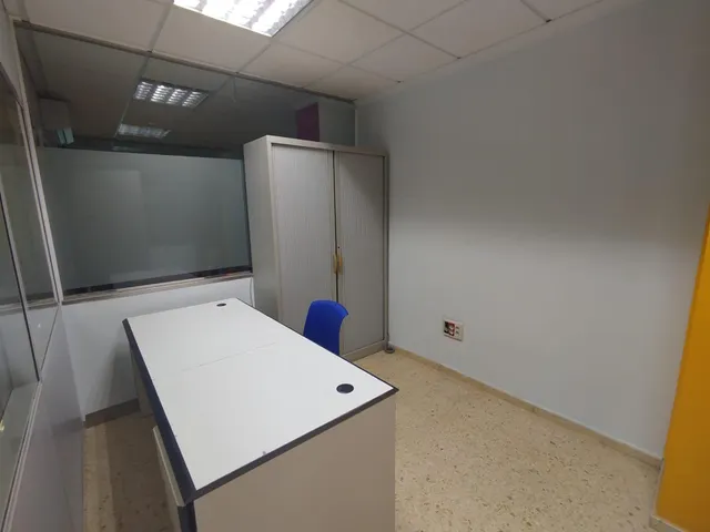 Oficina 8 habitaciones 12m² en alquiler - Arenales — 6