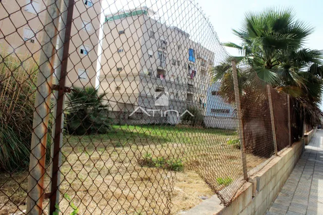 Parcela de 550 m2 situada en 3ª línea de la playa de Bellreguard, — 2