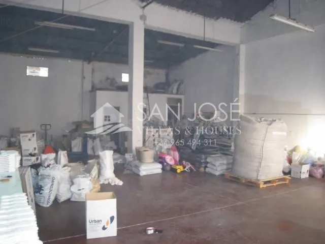 VENTA DE NAVE INDUSTRIAL EN ASPE ZONA CAMPO DE FUTBOL - foto 4