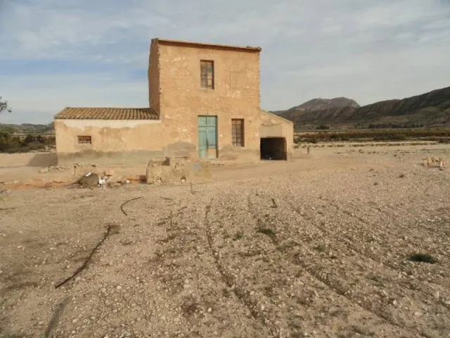 CASA DE CAMPO CON TERRENO ZONA INDUSTRIAL — 3
