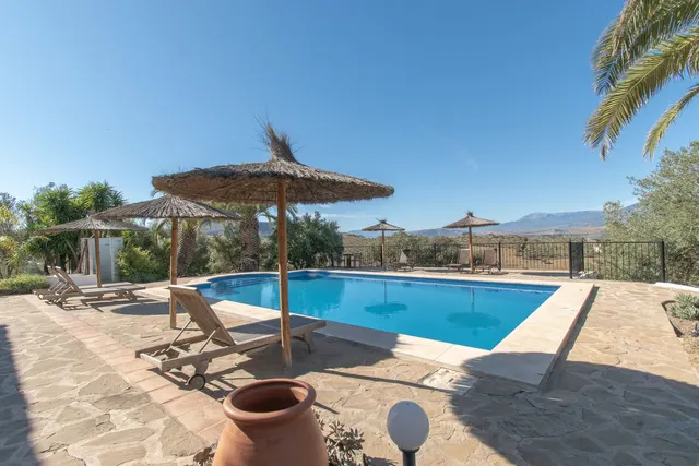 Finca rústica 7 habitaciones 1009m² en venta - Alora pueblo — 41