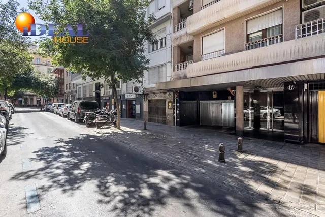 PLAZA DE GARAJE JUNTO A RECOGIDAS — 8
