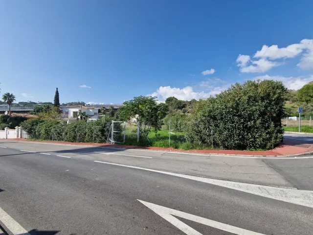 Terreno edificable Marbella con vistas a campo de golf y alt - foto 3