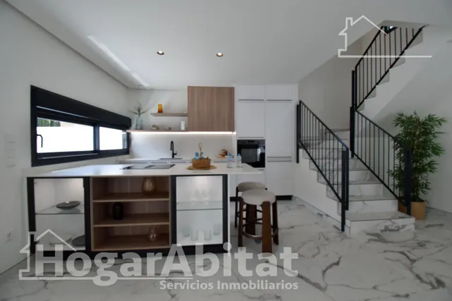 CHALET NUEVO CON PISCINA, GARAJE Y TERRAZA — 35