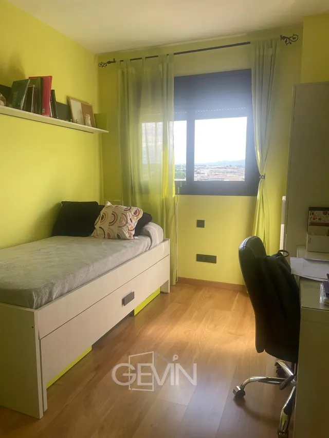 Piso de VPO, con Parking y trastero — 10
