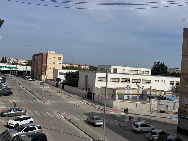 Se alquila piso luminoso de 2 dormitorios con garaje en zona Hispania – Junto a Mandarache — 13