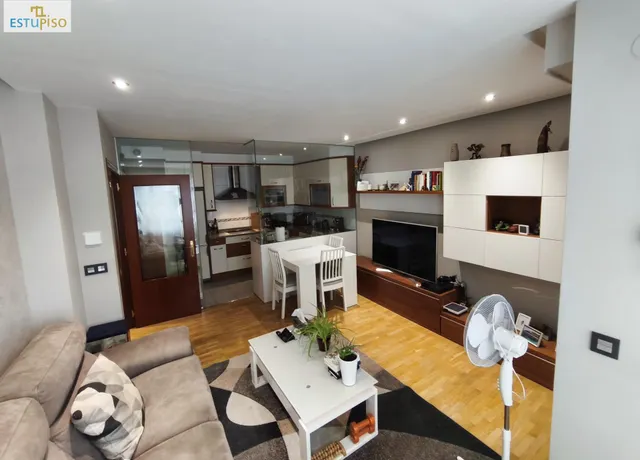 ¡TU OPORTUNIDAD EN SALBURUA! 85m2-3 habitaciones, SUR, garaje y trastero incl. - Urbanización zonas verdes  + Trastero 16m2 — 8