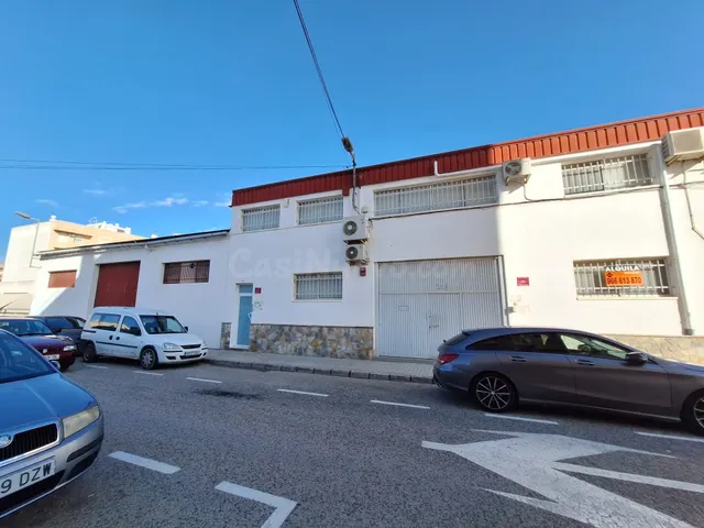 ¡OPORTUNIDAD ÚNICA! Espectacular nave industrial en La Hoya - foto 3